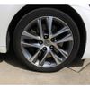 lexus is 2017 CFJ1676024 image 11