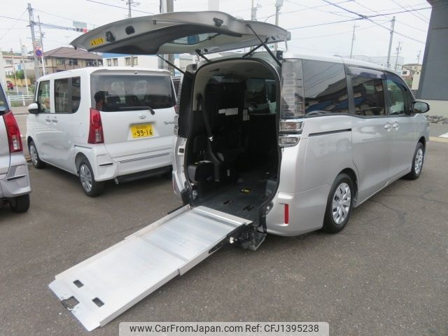 toyota voxy 2018 -TOYOTA--Voxy DBA-ZRR80Gｶｲ--ZRR80-0369094---TOYOTA--Voxy DBA-ZRR80Gｶｲ--ZRR80-0369094- image 1