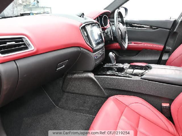 maserati ghibli 2018 quick_quick_ABA-MG30C_ZAMXS57C001307123 image 2