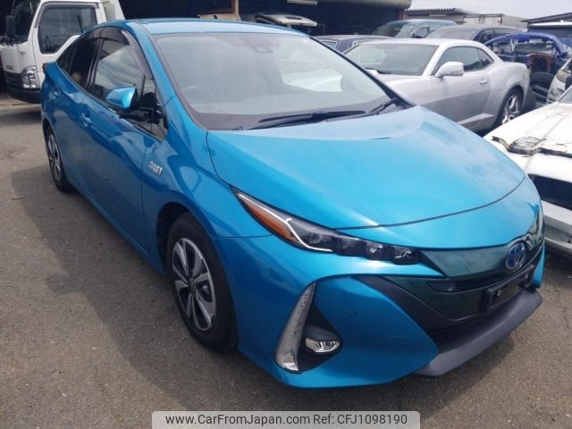 toyota prius-phv 2018 -TOYOTA--Prius PHV ZVW52-3081675---TOYOTA--Prius PHV ZVW52-3081675- image 1