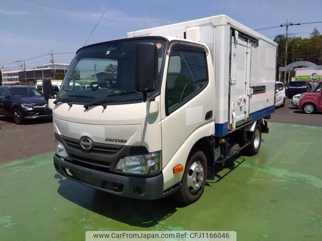 hino dutro 2017 GOO_NET_EXCHANGE_0560787A30250517W001 image 1