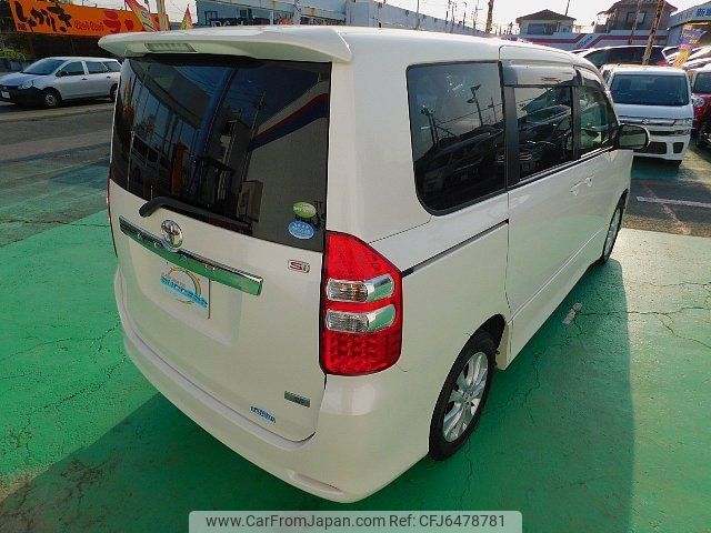 2012 Toyota Noah ZRR70W - Car Price $6,684