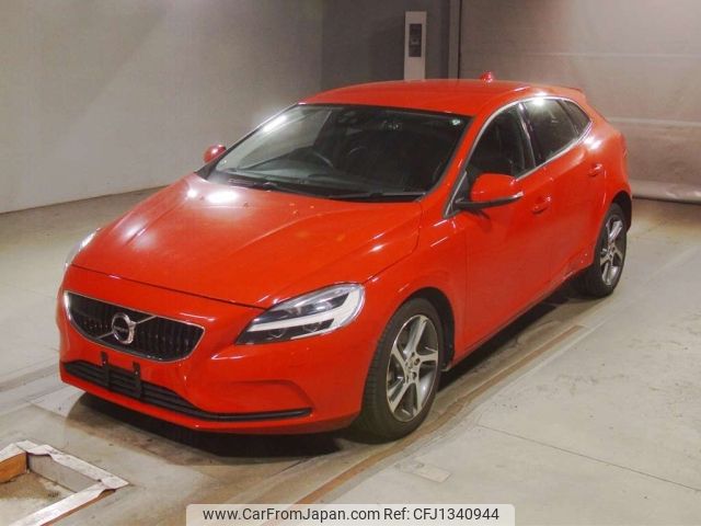 volvo v40 2018 -VOLVO--Volvo V40 MD4204T-YV1MVA8RDJ2485607---VOLVO--Volvo V40 MD4204T-YV1MVA8RDJ2485607- image 1