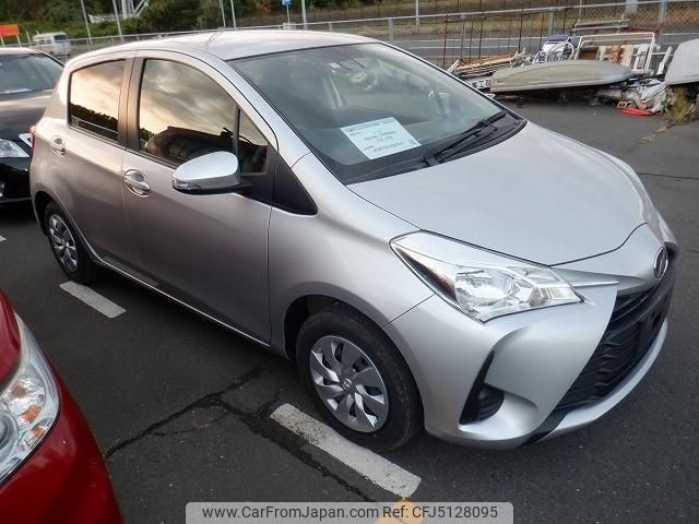 toyota vitz 2018 Royal_trading_20955Z image 1