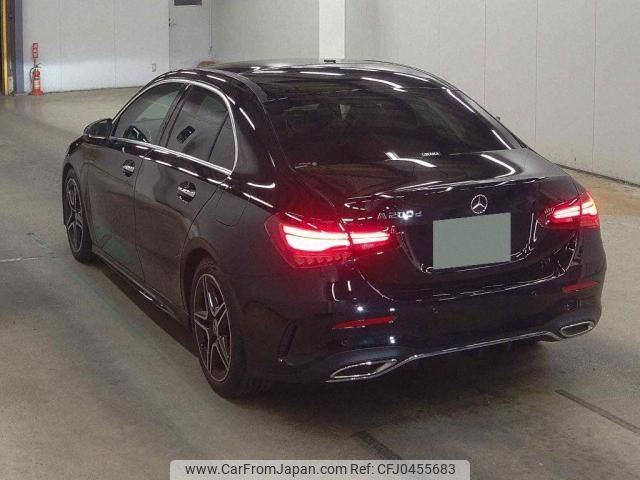 mercedes-benz a-class 2023 quick_quick_3DA-177112_W1K1771122J429124 image 2