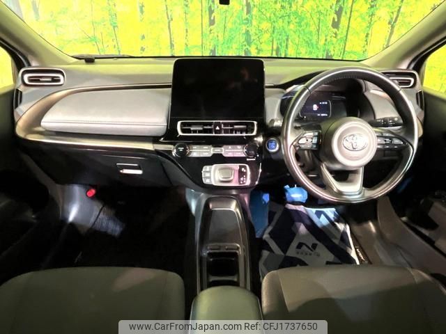 toyota aqua 2022 CFJ1737650 image 2