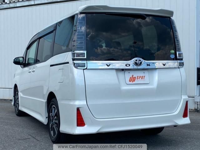 toyota voxy 2018 CFJ1520049 image 2