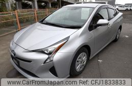 toyota prius 2018 CFJ1833833