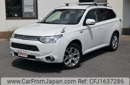 mitsubishi outlander-phev 2015 CFJ1637286