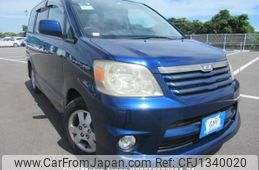 toyota noah 2004 3282185-Y2025060290A-21