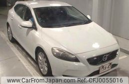 volvo v40 2015 -VOLVO--Volvo V40 MB4164T-F2251060---VOLVO--Volvo V40 MB4164T-F2251060-