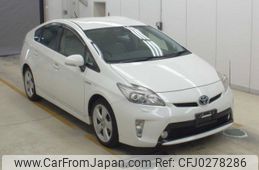 toyota prius 2013 -TOYOTA--Prius ZVW30-5650818---TOYOTA--Prius ZVW30-5650818-