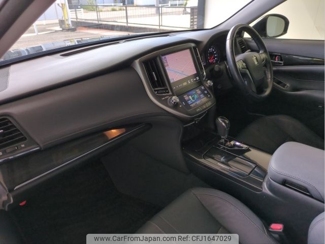 toyota crown 2013 CFJ1647029 image 2