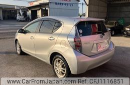 toyota aqua 2012 CARSENSOR_JP_AU6318143831