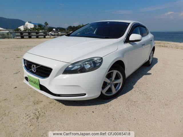 volvo v40 2013 quick_quick_MB4164T_YV1MV485BD2050342 image 1