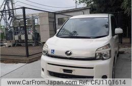 toyota voxy 2013 quick_quick_DBA-ZRR70W_0592576
