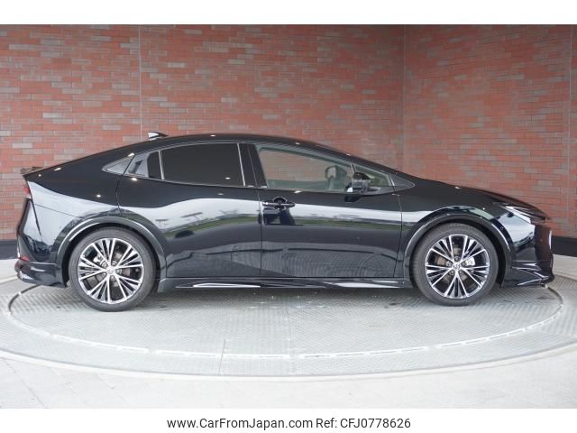 toyota prius 2023 quick_quick_6AA-MXWH60_MXWH60-4011571 image 2