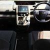 toyota voxy 2013 504928-930975 image 1