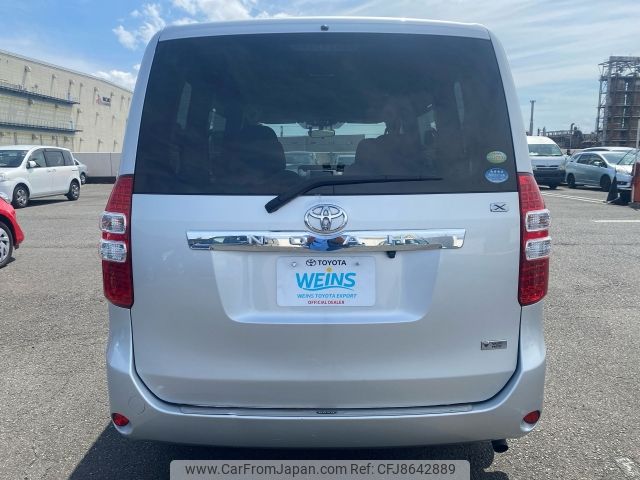 2010 Toyota Noah DBA-ZRR70G 2WD - Car Price $2,014