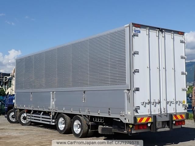isuzu giga 2018 CFJ1279578 image 2