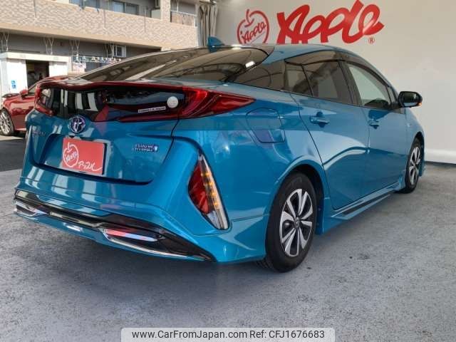 toyota prius-phv 2017 CFJ1676683 image 2