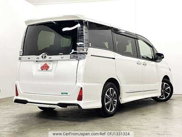 toyota voxy 2020 504928-930861 image 2
