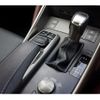 lexus is 2018 CFJ1671967 image 16