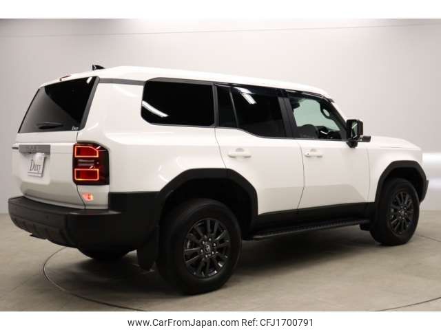 toyota land-cruiser-wagon 2024 CFJ1700791 image 2