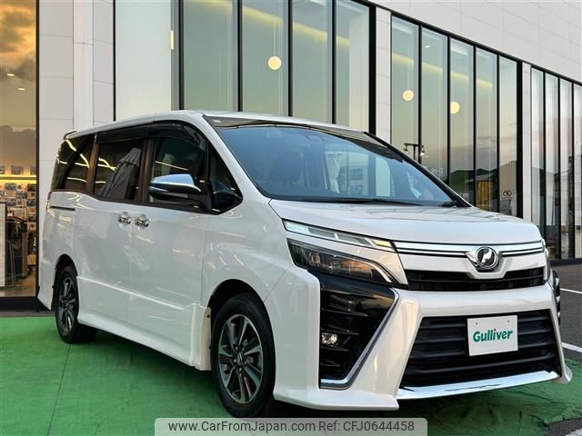 toyota voxy 2018 -TOYOTA--Voxy DBA-ZRR80W--ZRR80-0394681---TOYOTA--Voxy DBA-ZRR80W--ZRR80-0394681- image 1