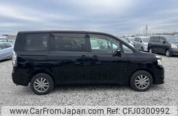 toyota voxy 2010 NIKYO_LF71465