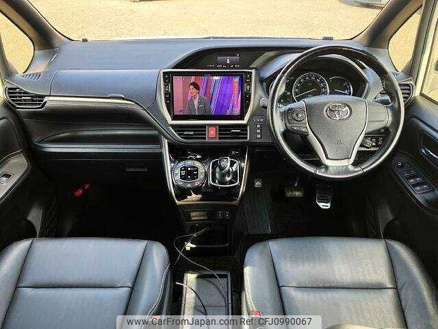 toyota esquire 2016 504928-929364 image 1