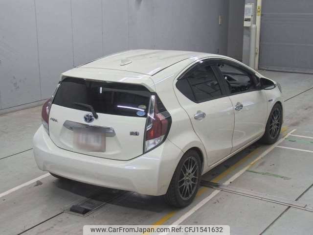 toyota aqua 2016 CFJ1541632 image 2