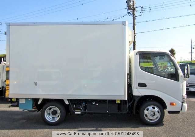 toyota dyna-truck 2024 646828-N9024100112F-90 image 2