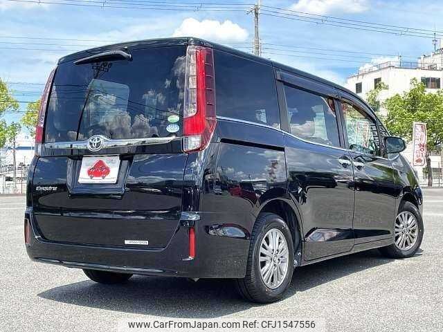 toyota esquire 2017 CFJ1547556 image 2