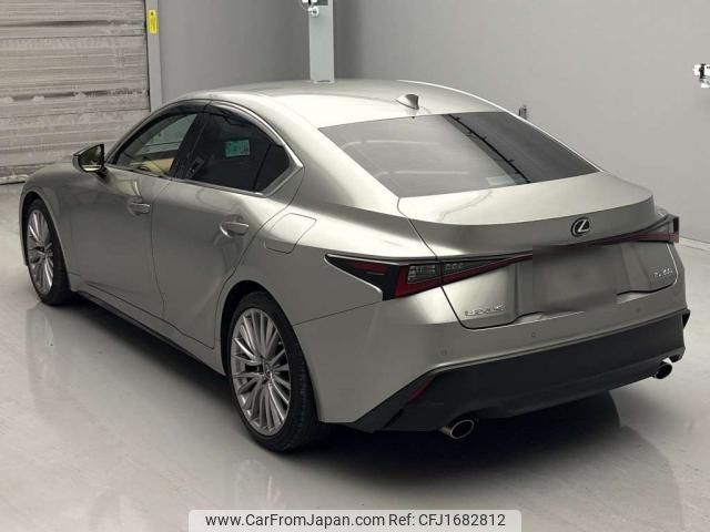 lexus is 2020 CFJ1682812 image 2