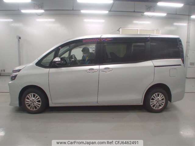 2015 Toyota Voxy DBA-ZRR85G - Car Price $8,335