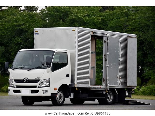 toyota dyna-truck 2015 GOO_NET_EXCHANGE_0403122A30240604W002 image 1