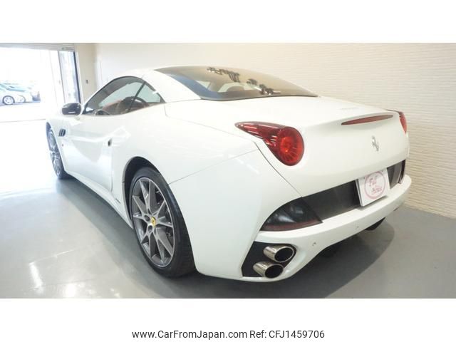ferrari california 2013 quick_quick_F149S_ZFFTJ65J000198387 image 2