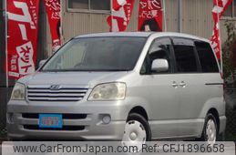 toyota noah 2004 CFJ1896658