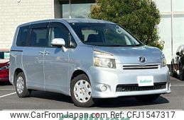 toyota voxy 2009 CFJ1547317