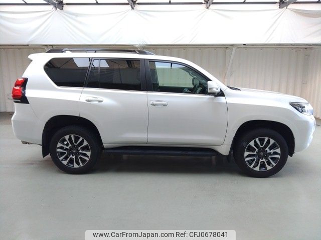 toyota land-cruiser-prado 2022 ENHANCEAUTO_1_ea293724 image 2