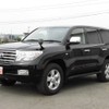 toyota land-cruiser-200 2010 -トヨタ 【名変中 】--ﾗﾝﾄﾞｸﾙｰｻﾞｰ200 URJ202W--5001181---トヨタ 【名変中 】--ﾗﾝﾄﾞｸﾙｰｻﾞｰ200 URJ202W--5001181- image 1