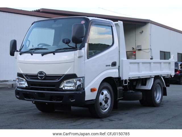 hino dutro 2018 GOO_NET_EXCHANGE_0230013A30240828W003 image 1