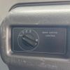 nissan nv350-caravan-van 2017 GOO_JP_700030018430250616001 image 23