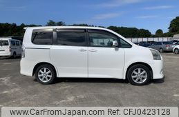 toyota noah 2007 NIKYO_MZ95902