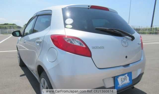 mazda demio 2010 CFJ1360874 image 2