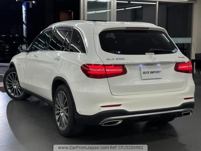 mercedes-benz glc-class 2016 CFJ5200982 image 2