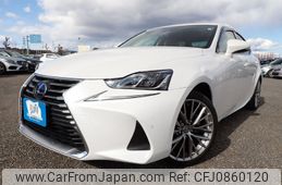 lexus is 2018 N2025020194F-10