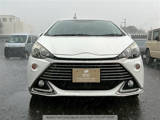 toyota aqua 2014 quick_quick_6AA-MXPK11_NHP10-2361272 image 2