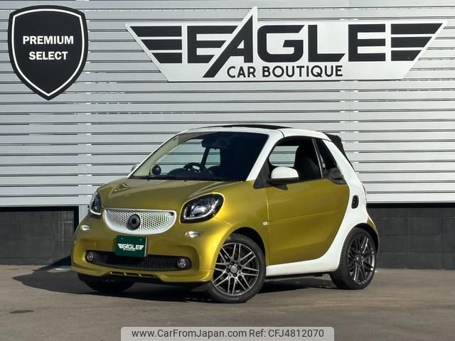 smart fortwo-convertible 2018 CFJ4812070 image 1